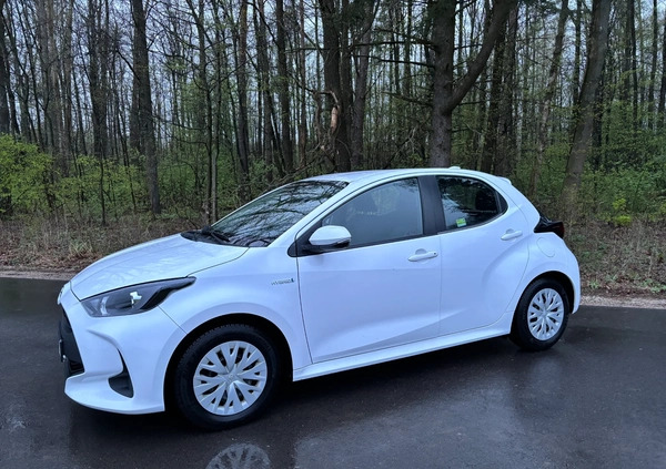 Toyota Yaris cena 60900 przebieg: 73000, rok produkcji 2021 z Niemodlin małe 596